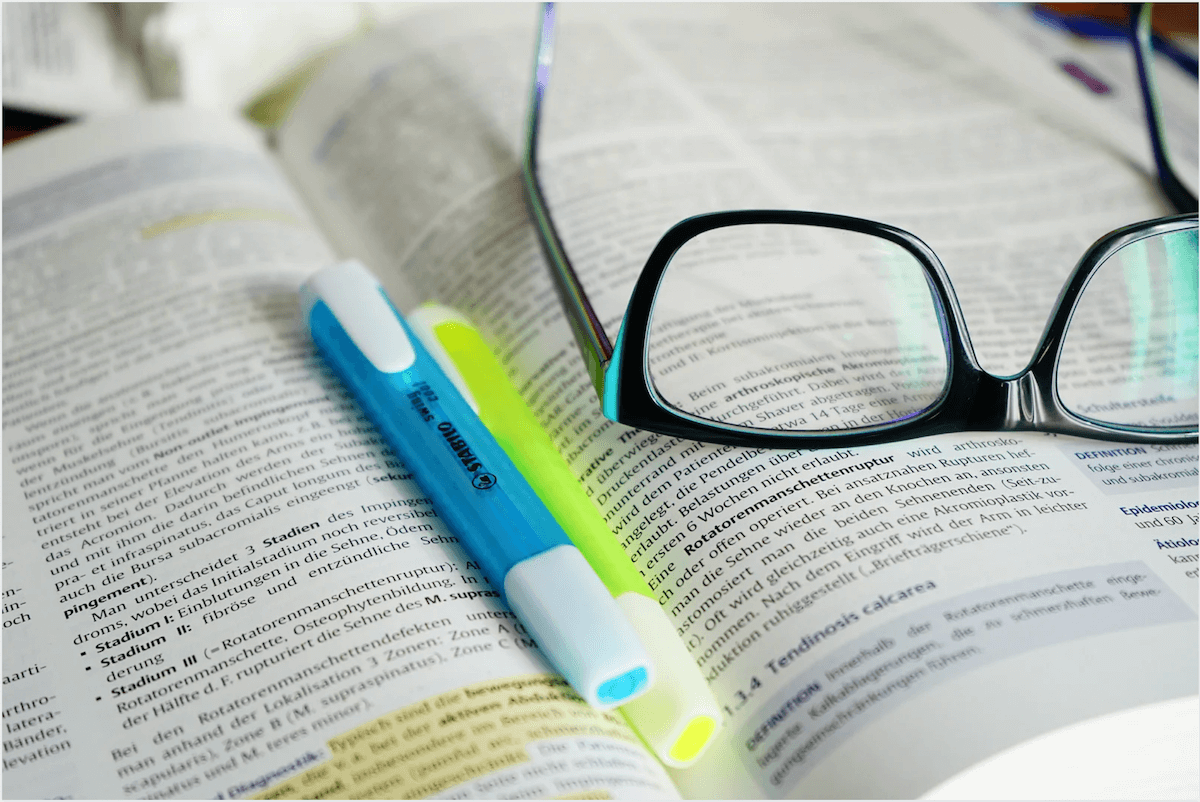 What courses do you need to become a women's health physiotherapist